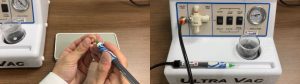 補聴器のお店で補聴器をお手入れする画像