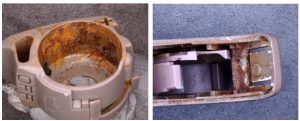 補聴器の電池室がサビてしまった状態