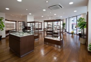 シミズメガネ 本店の店内
