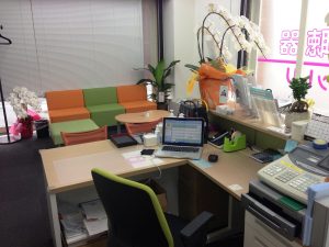 補聴器のハットリの店内