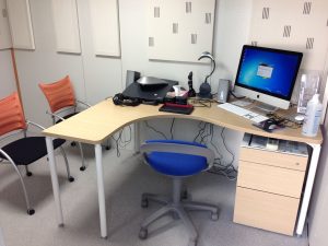 補聴器のハットリの店内