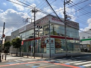 アイメガネ南浦和店を店の外から